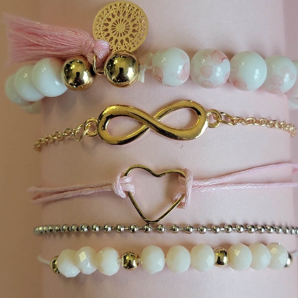 Stackable set of 5 bracelets